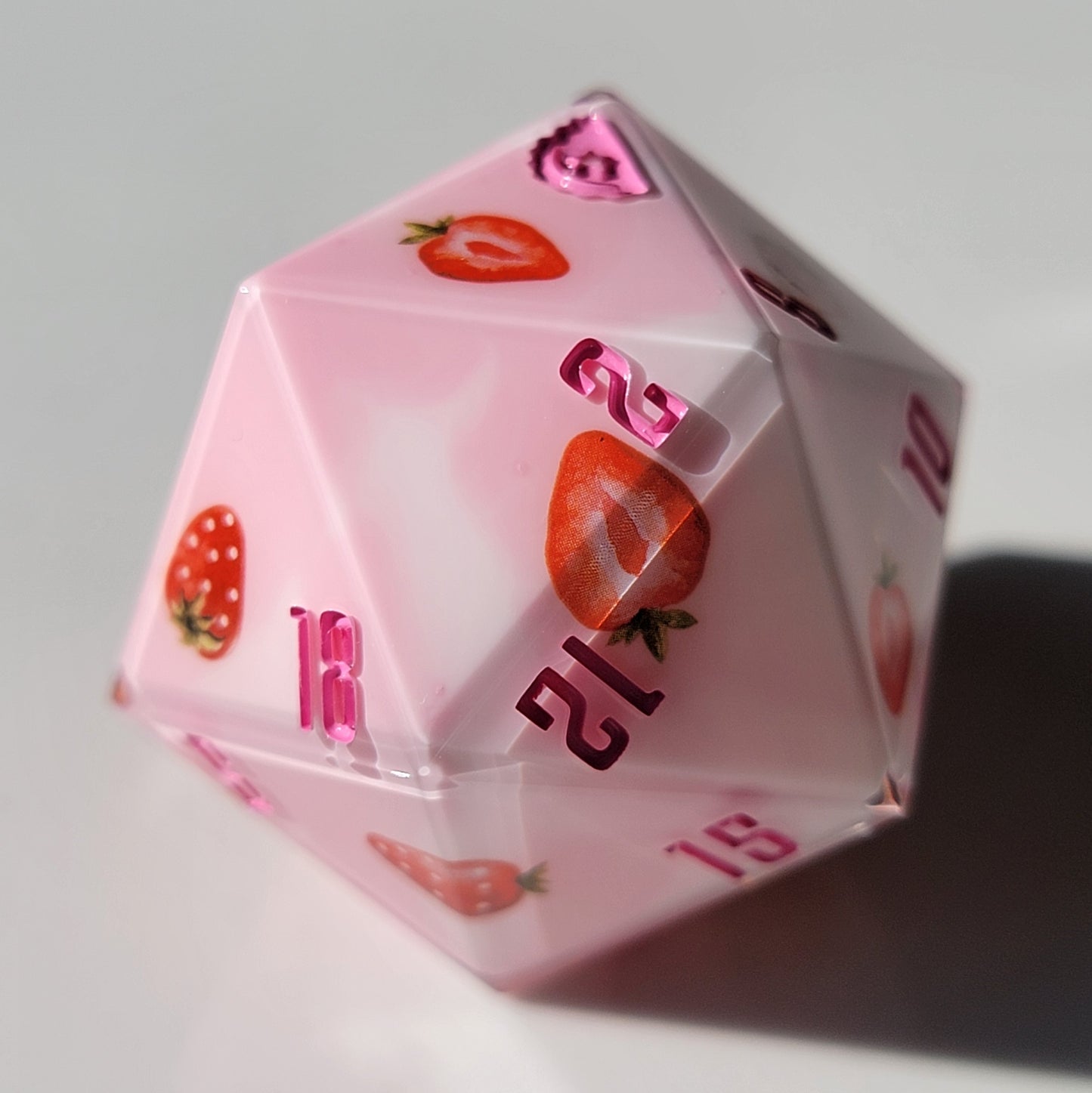 Strawberry Creme - 30mm D20