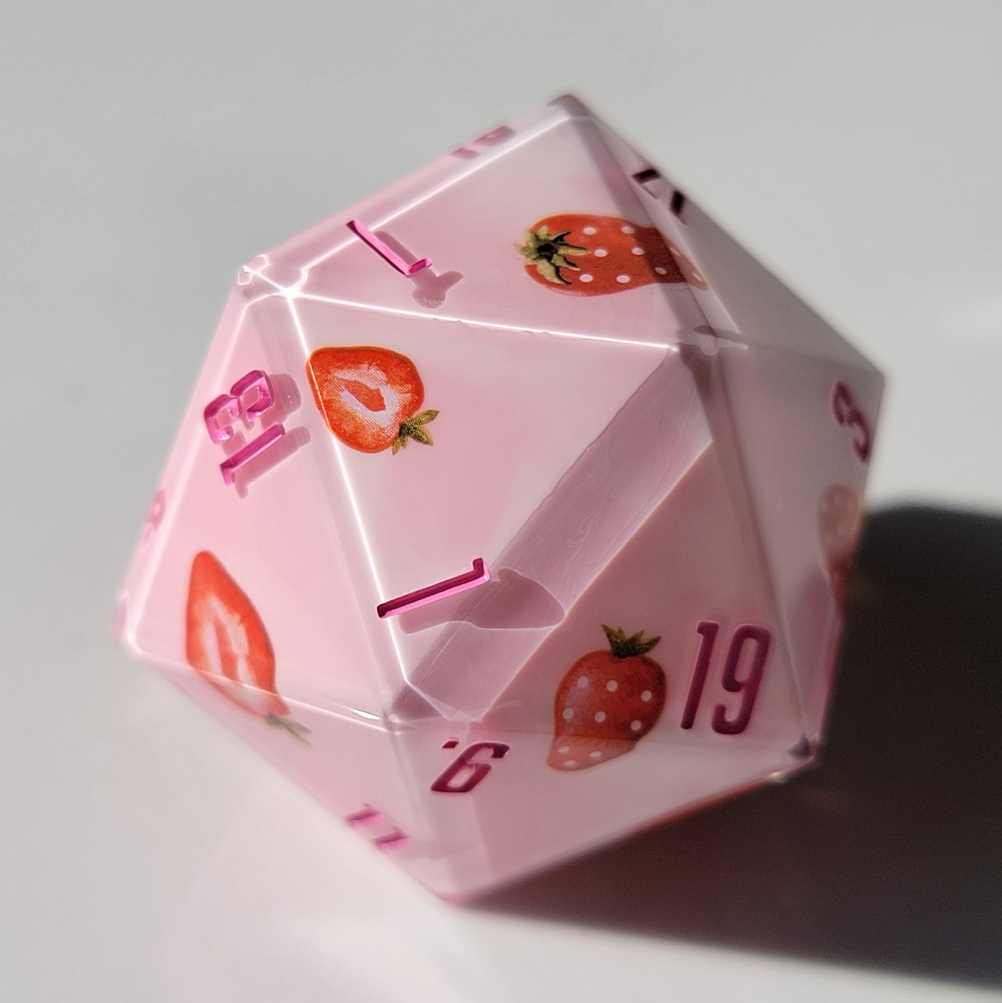 Strawberry Creme - 30mm D20